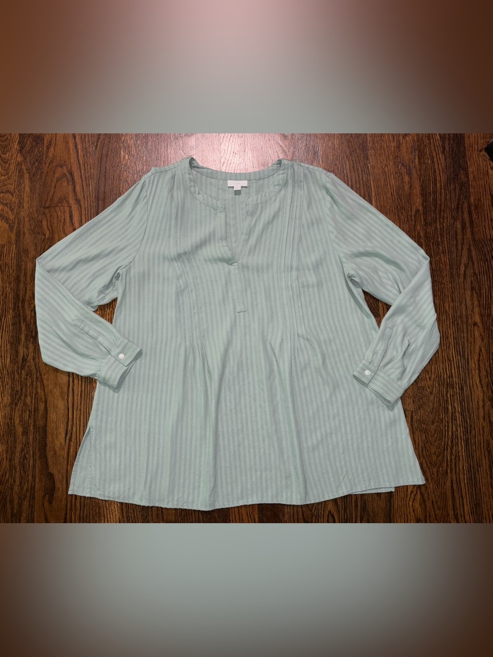 J Jill Split V Neck Pleated Front Blouse Long Sleeve Sage Green Seafoam Size L